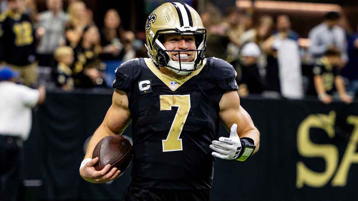 New Orleans Saints tight end Taysom Hill (7) reacts to scoring a touchdown against the Cleveland Browns during the second half at Caesars Superdome.