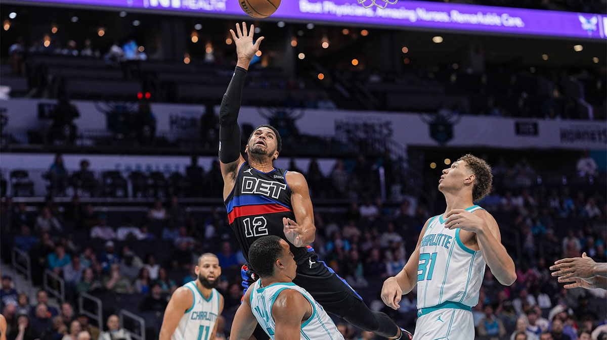 Detroit klipova Next tobias Harris (12) shoot against Charlotte Hornets Grant Williams (2) during the first quarter in the Spectrum Center.