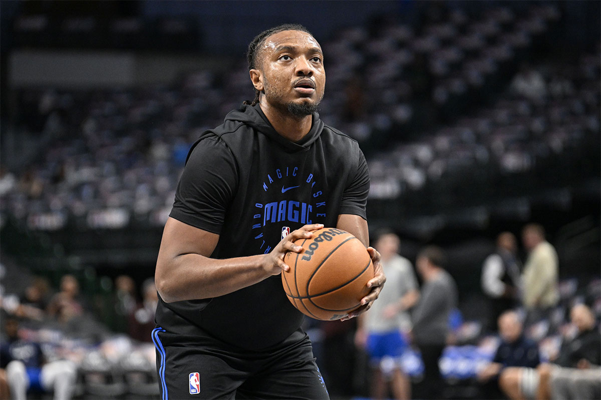 Orlando Magic center Wendell Carter Jr. (34) warms up before the game between the Dallas Mavericks and the Orlando Magic at American Airlines Center.
