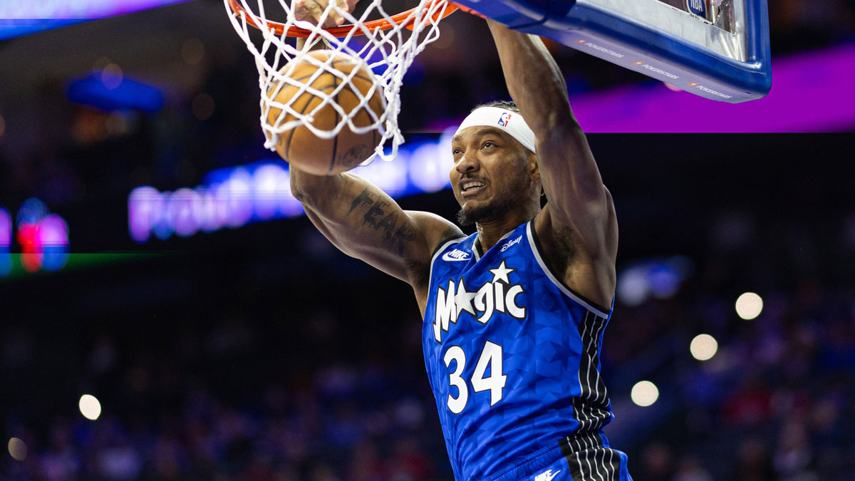 Orlando Magic center Wendell Carter Jr. (34) dunks the ball against the Philadelphia 76ers during the first quarter at Wells Fargo Center.