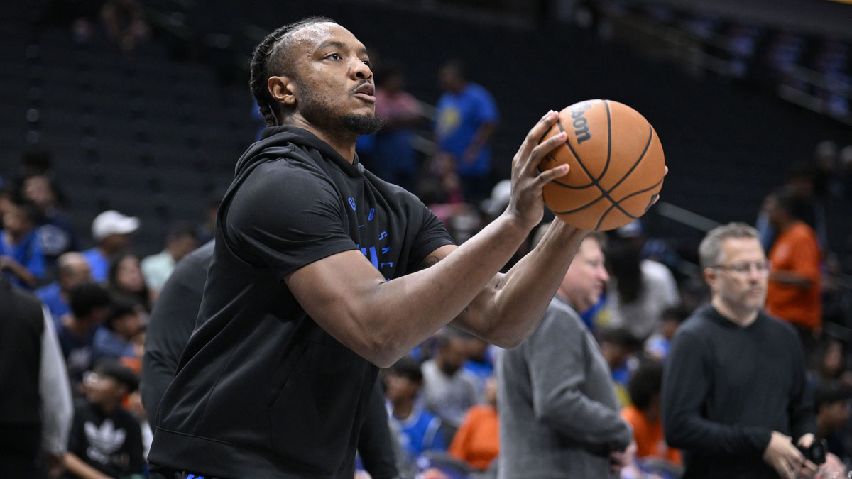 Orlando Magic center Wendell Carter Jr. (34) warms up before the game between the Dallas Mavericks and the Orlando Magic at American Airlines Center.