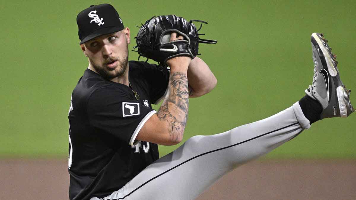 Chicago White Sox starting pitcher Garrett Crochet (45) pitches against the San Diego Padres during the second inning at Petco Park. 