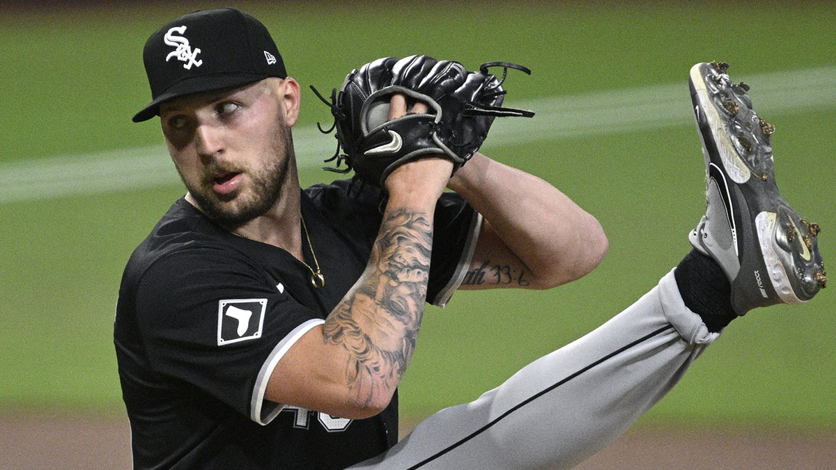 Chicago White Sox starting pitcher Garrett Crochet (45) pitches against the San Diego Padres during the second inning at Petco Park