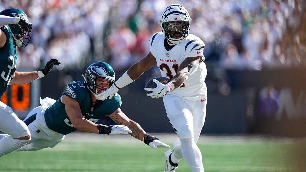 Cincinnati Bengals running back Zack Moss (31) catches a pass in the first quarter of the NFL Week 8 game between the Cincinnati Bengals and the Philadelphia Eagles at Paycor Stadium in downtown Cincinnati on Sunday, Oct. 27, 2024.