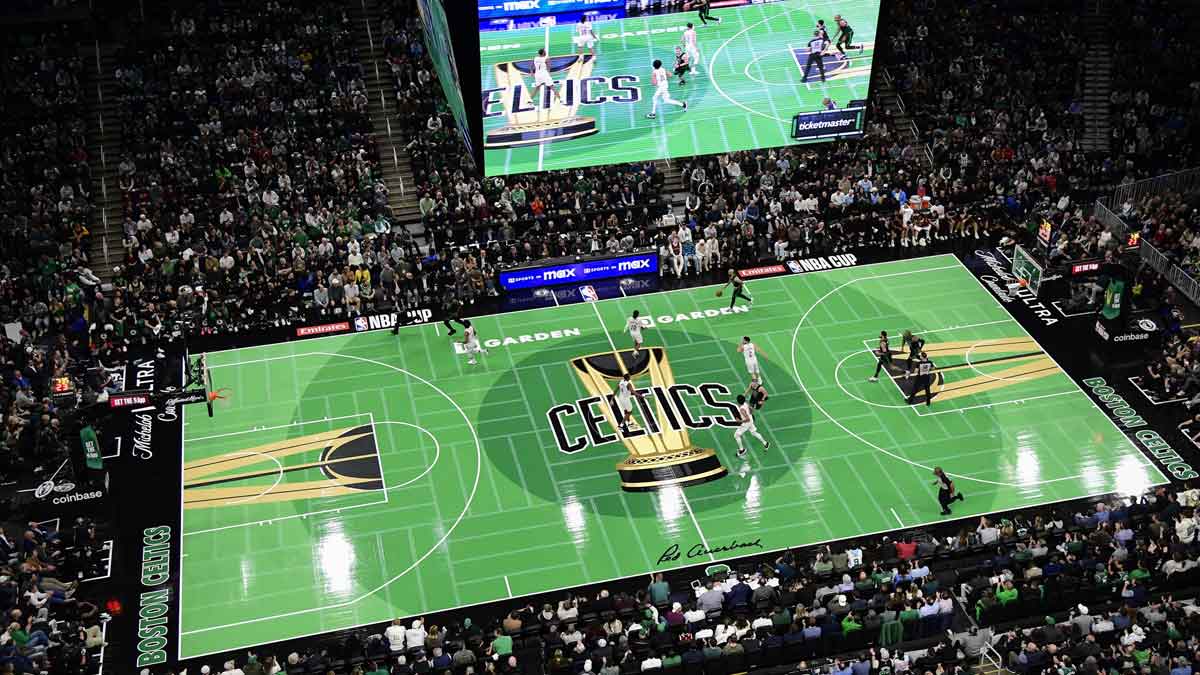 The Boston Celtics and Cleveland Cavaliers play during the second half at TD Garden. The Celtics ended the Cavaliers' 15-0 start to the season on Tuesday.
