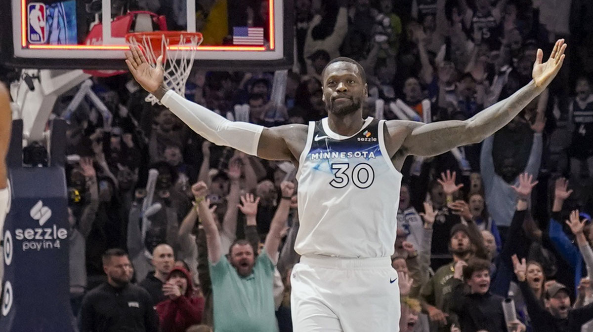 Minnesota Timberwolves forward Julius Randle (30) celebrates his game-winning three-pointer against the Phoenix Suns at the end of the fourth quarter at Target Center. 