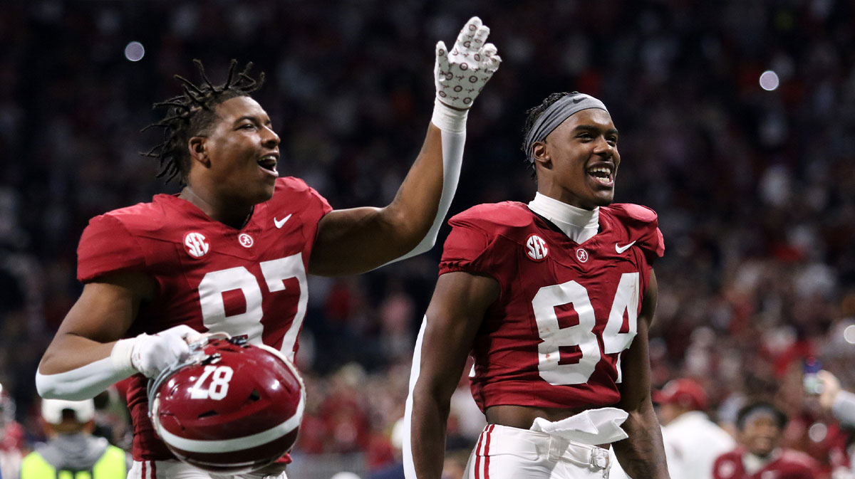 Alabama football tight end withdraws from transfer portal