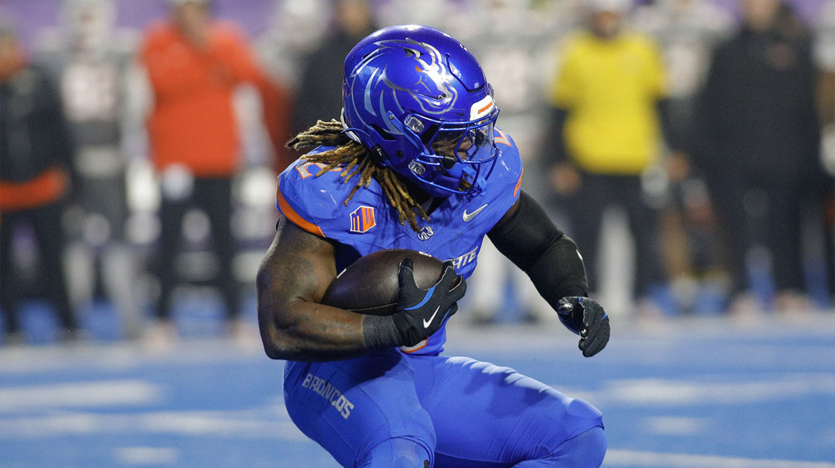 Boise State Broncos running back Ashton Jeanty (2) during the first half against the UNLV Rebels at Albertsons Stadium.