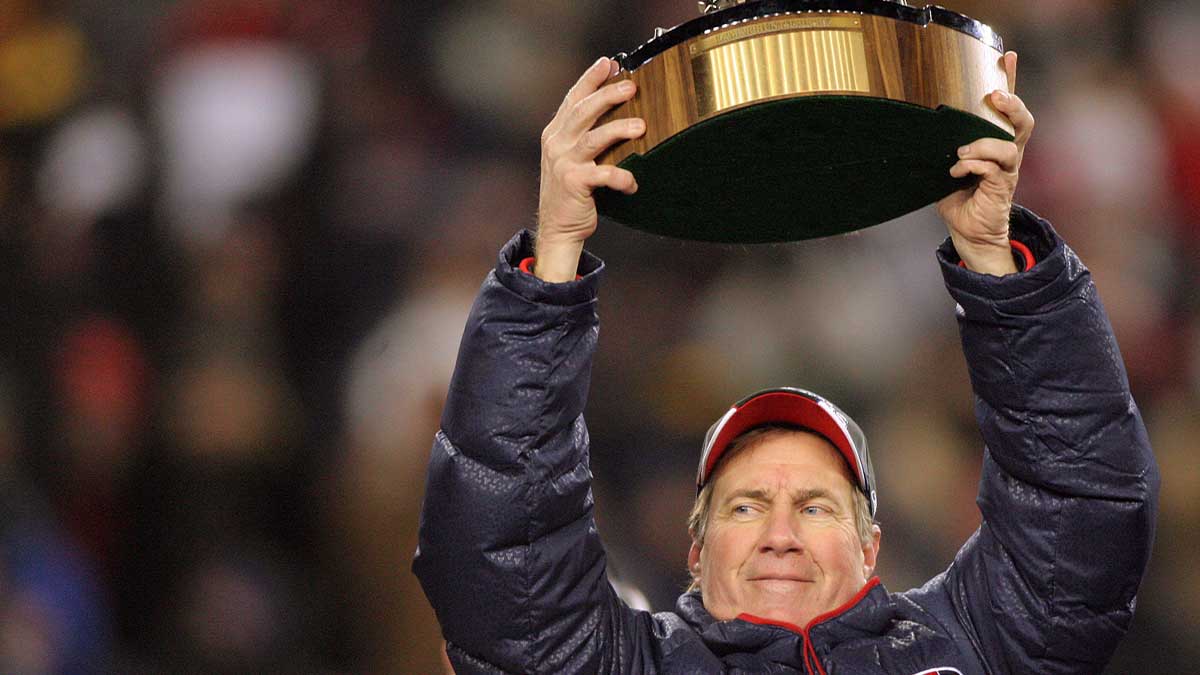 Bill Belichick raises the Lamar Hunt trophy