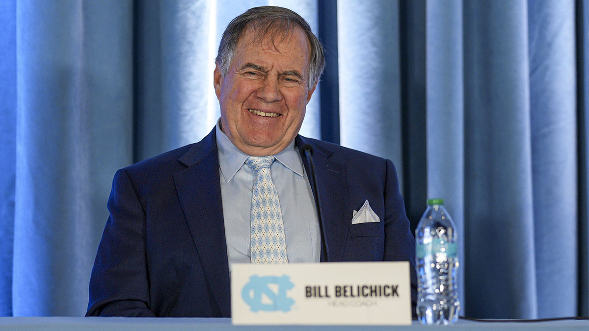 Bill Belichick holds onto prized QB recruit after taking North Carolina job