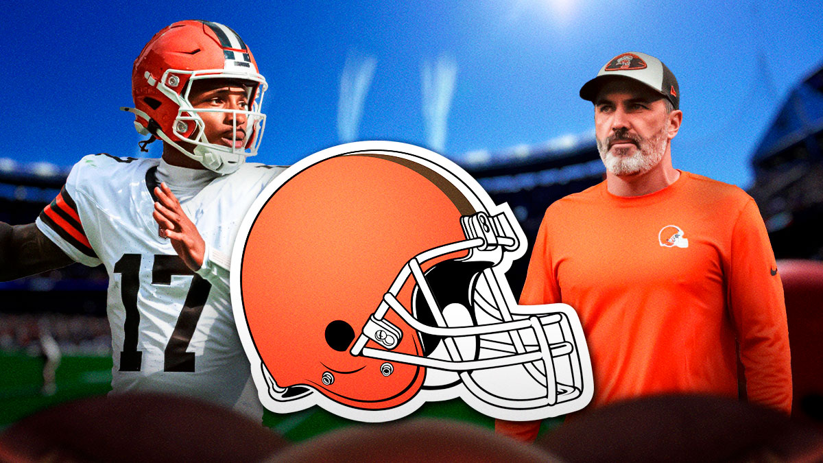 Browns Kevin Stefanski watching Dorian Thompson-Robinson throwing a pass