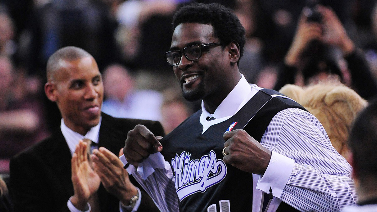 Chris Webber retired with Kings jersey on broadcasting