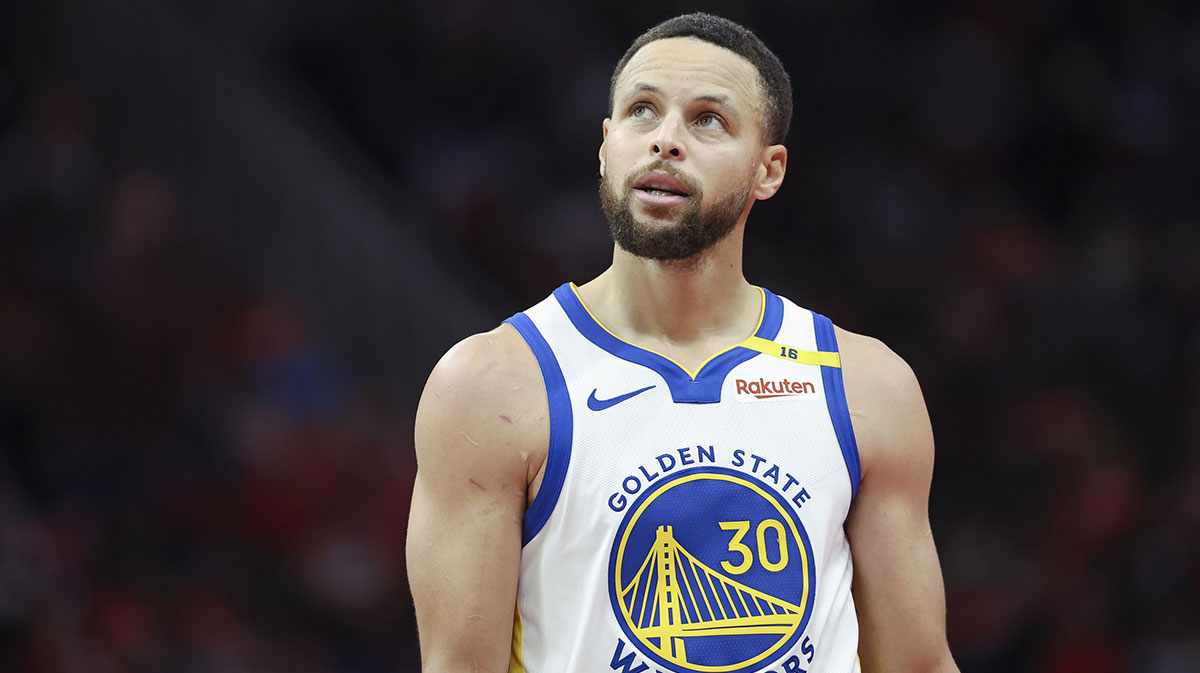 Golden State Warriors guard Stephen Curry (30) looks up after a play during the fourth quarter against the Houston Rockets at Toyota Center.