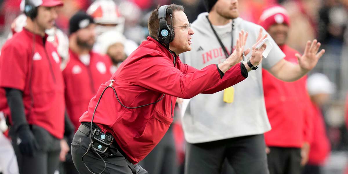 Indiana Hoosiers head coach Curt Cignetti coaches his team against Ohio State Buckeyes in the third quarter during the football game