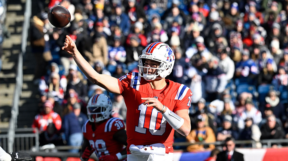 New England Patriots quarterback Drake Maye (10) throws a pass against the Indianapolis Colts during the first half at Gillette Stadium.