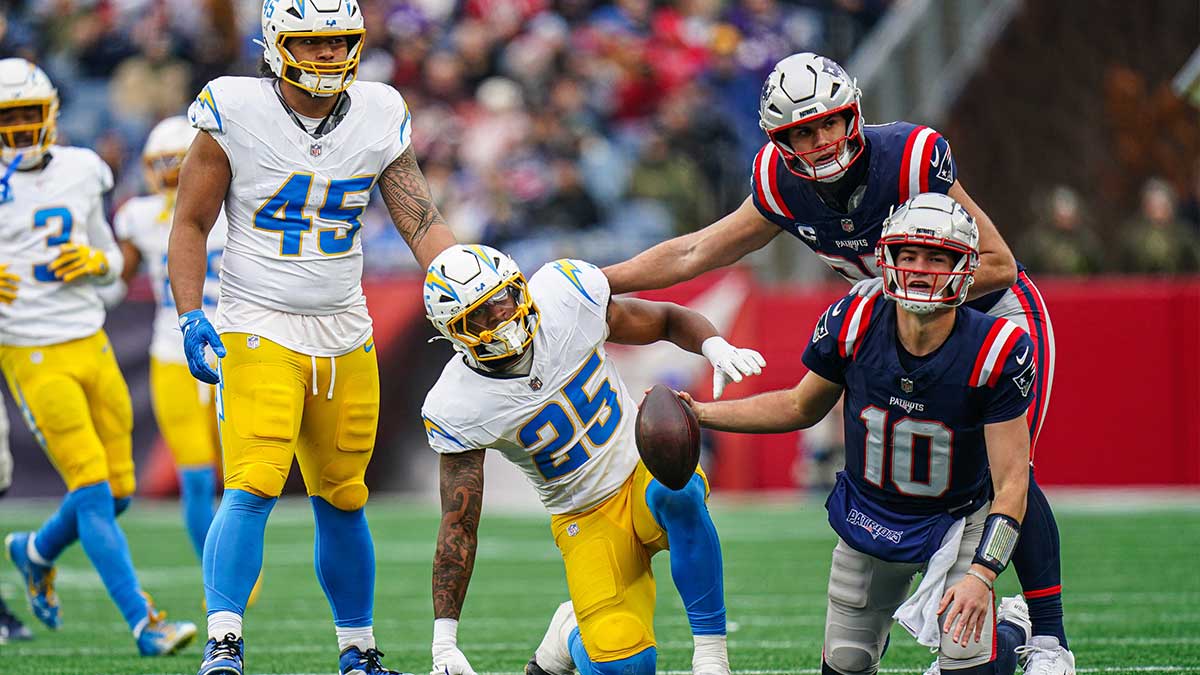 Randy Moss Thanks Patriots For Pregame Celebration