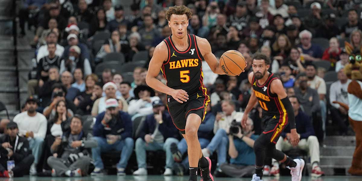 Atlanta Hawks guard Dyson Daniels (5) dribbles up the court in the second half against the San Antonio Spurs at Frost Bank Center.