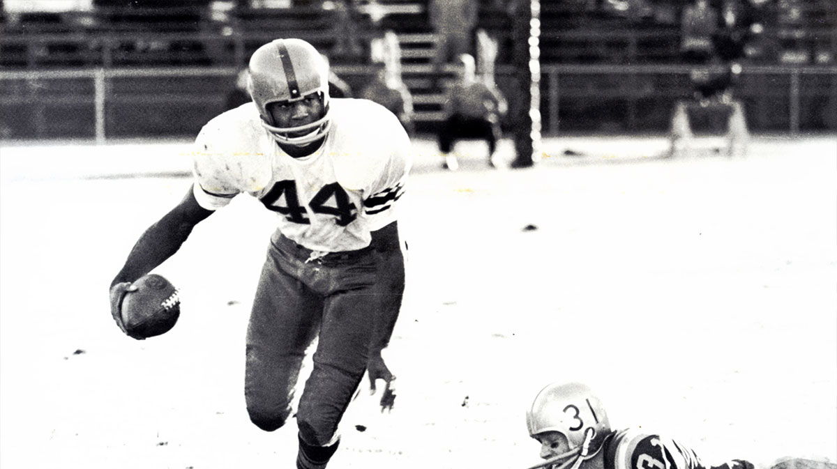 Ernie Davis Syracuse Heisman Trophy winner close race