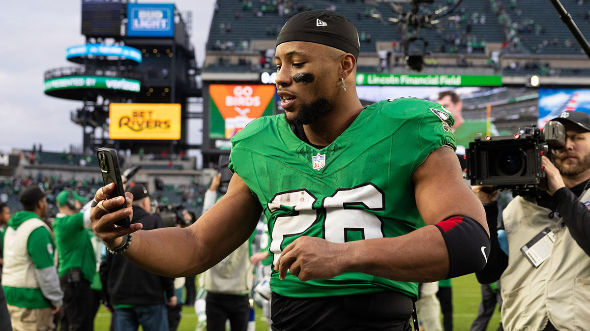 Every 2,000 yard rushing season in NFL history Saquon Barkley Eagles