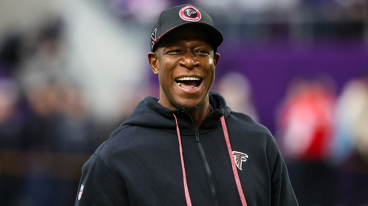 Atlanta Falcons head coach Raheem Morris looks on before the game against the Minnesota Vikings at U.S. Bank Stadium.