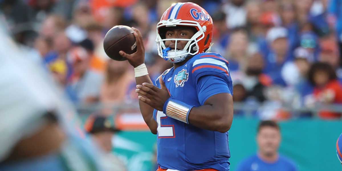 Florida Gators quarterback DJ Lagway (2) throws the ball during the second quarter at Raymond James Stadium.