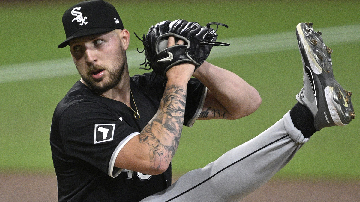 Chicago White Sox starting pitcher Garrett Crochet (45) pitches against the San Diego Padres during the second inning at Petco Park
