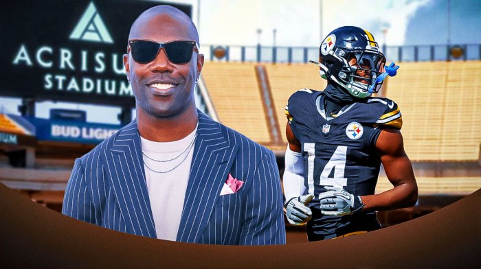 Terrell Owens in street clothes on the left, Steelers' George Pickens on the right, inside Acrisure Stadium
