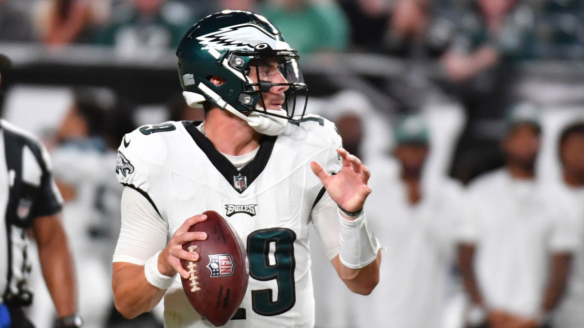 Ex-QB visits Eagles amid Jalen Hurts, Kenny Pickett injury woes