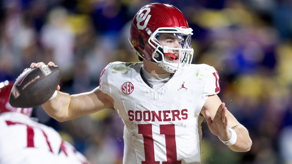 Nov 30, 2024; Baton Rouge, Louisiana, USA; Oklahoma Sooners quarterback Jackson Arnold (11) passes against the LSU Tigers during the fourth quarter at Tiger Stadium.