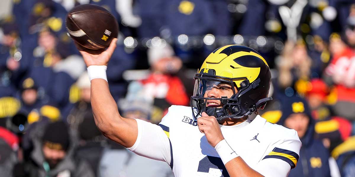 Michigan quarterback Jadyn Davis (2) warm up before the game between Ohio State and Michigan at Ohio Stadium