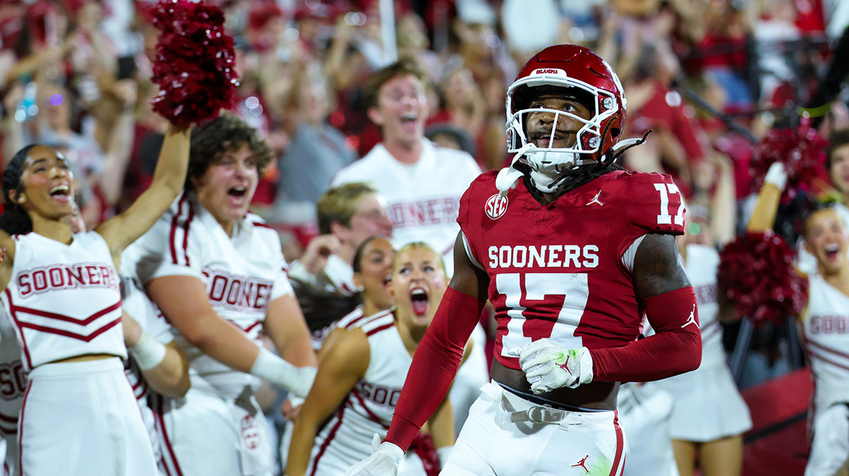 Sep 21, 2024; Norman, Oklahoma, USA; Oklahoma Sooners wide receiver Jaquaize Pettaway (17) scores a two point conversion but it is called back on a penalty during the second half against the Tennessee Volunteers at Gaylord Family-Oklahoma Memorial Stadium.