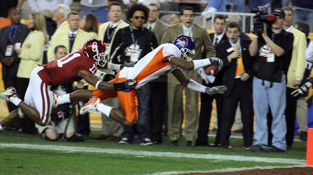 Jan 1,2007; Glendale, AZ, USA; Boise State Broncos wide receiver (1) Jerard Rabb dives for the end zone against the Oklahoma Sooners during the fourth quarter to tie the Fiesta Bowl at 35-35 and send it into overtime at University of Phoenix Stadium in Glendale, Arizona. Boise defeated Oklahoma 43-42.