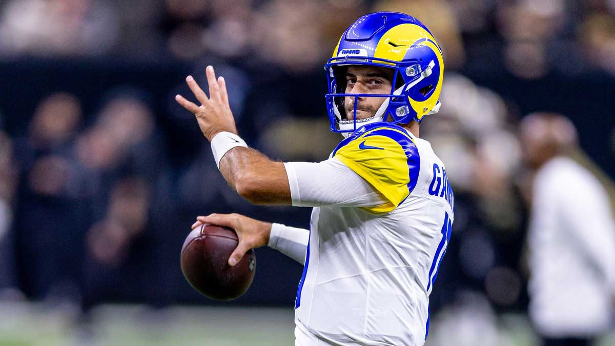 Los Angeles Rams quarterback Jimmy Garoppolo (11) during warms up against the New Orleans Saints at Caesars Superdome. 