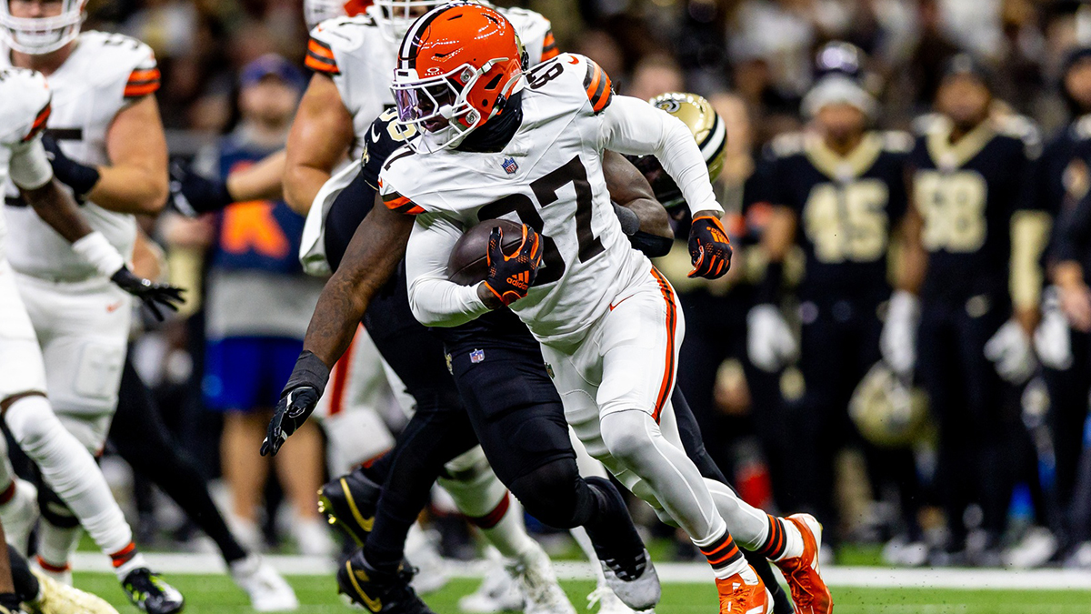Nov 17, 2024; New Orleans, Louisiana, USA; Cleveland Browns wide receiver Kadarius Toney (87) rushes against the New Orleans Saints during the first half at Caesars Superdome. 