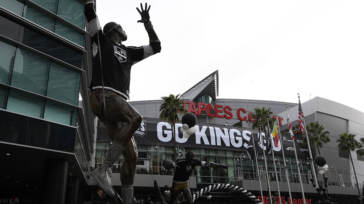 General overall view of statue of NBA hall of fame center Kareem Abdiul-Jabbar with a Los Angeles Kings jersey at the Staples Center before game three of the first round of the 2018 Stanley Cup Playoffs between the Vegas Golden Knights and Kings at Staples Center.