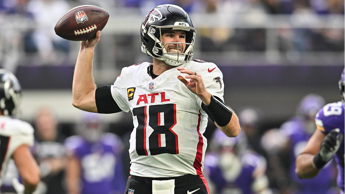 Atlanta Falcons quarterback Kirk Cousins (18) throws a pass against the Minnesota Vikings during the second quarter at U.S. Bank Stadium.