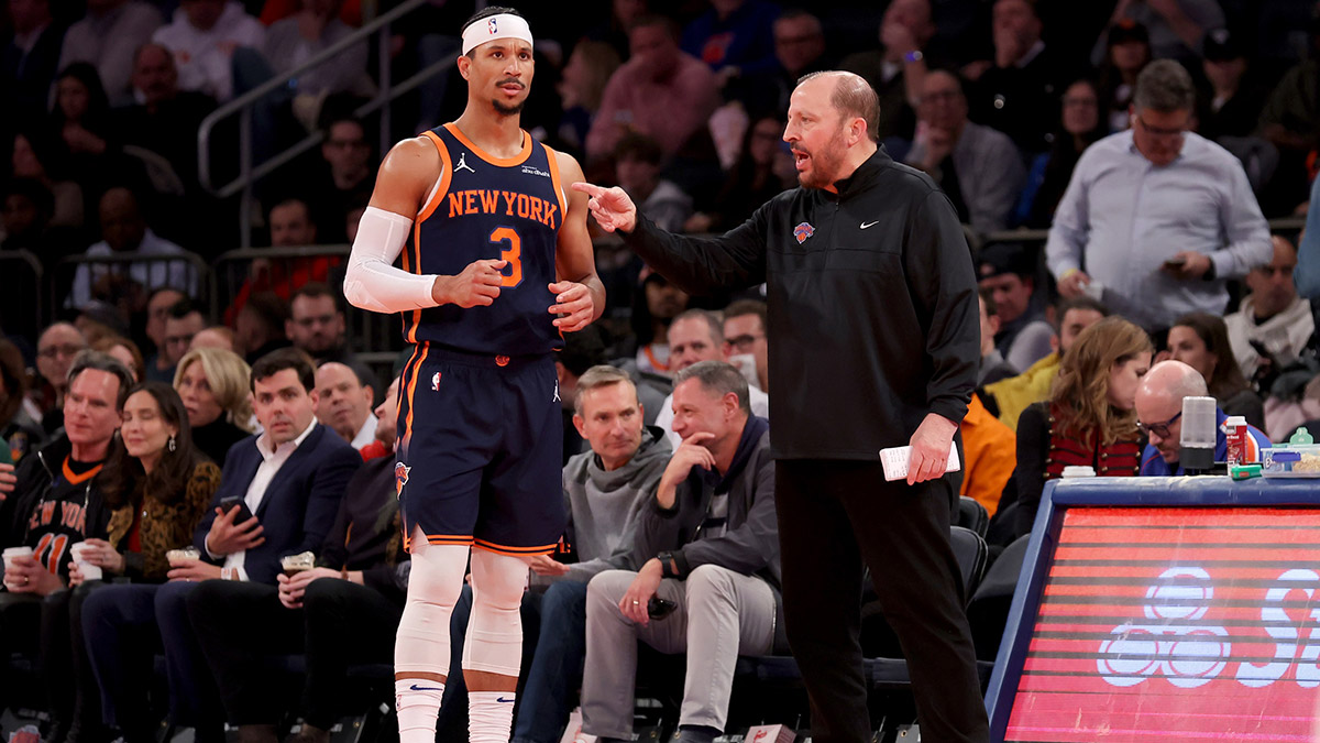 Knicks head coach Tom Thibodeau talks to guard Josh Hart (3) during the third quarter against the Orlando Magic at Madison Square Garden