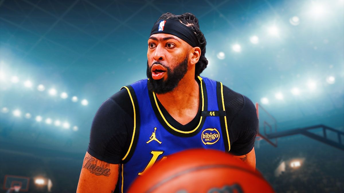 Anthony Davis in a Lakers jersey.