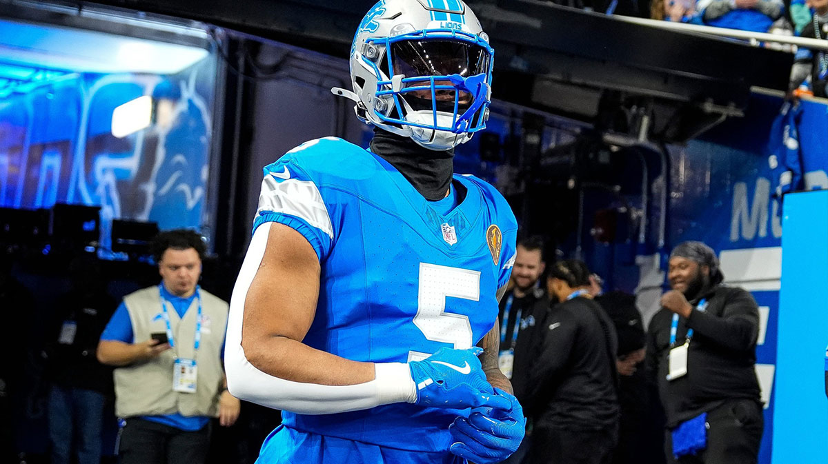 Detroit Lions running back David Montgomery (5) takes the field warm up before the game between Detroit Lions and Chicago Bears at Ford Field