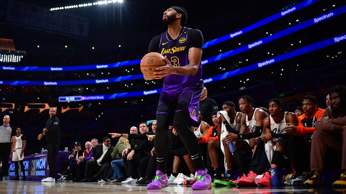 Los Angeles Lakers forward Anthony Davis (3) shoots against the Detroit Pistons during the second half at Crypto.com Arena. 