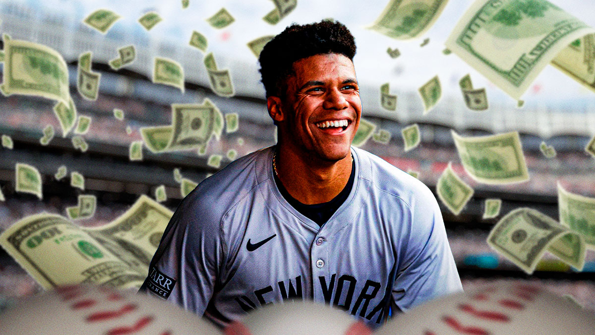 Juan Soto, dollar bills flying around