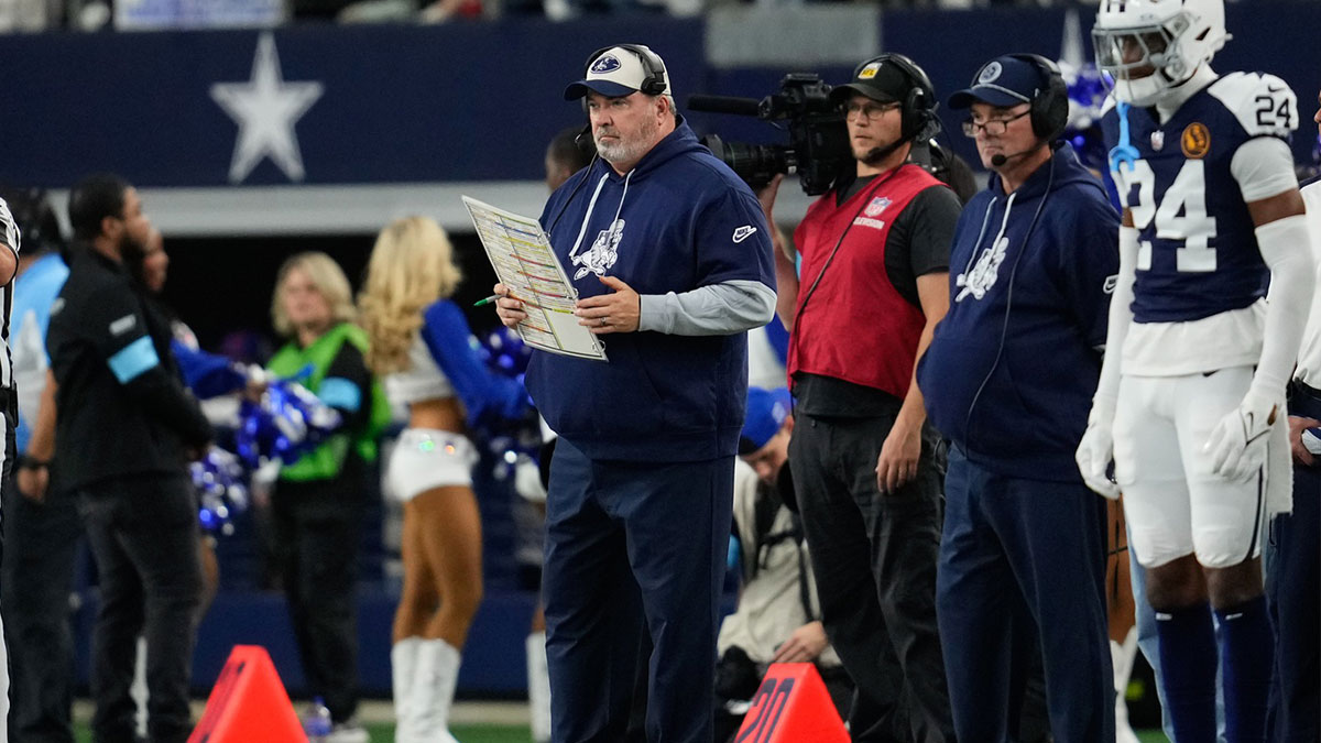 Nov 28, 2024; Arlington, Texas, USA; Dallas Cowboys head coach Mike McCarthy reacts during the first half against the New York Giants at AT&T Stadium. 