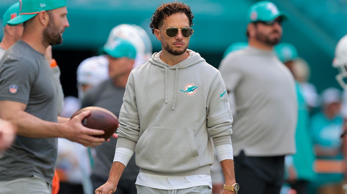 Miami Dolphins head coach Mike McDaniel watches during warmups against the NFL New York Jets at Hard Rock Stadium.