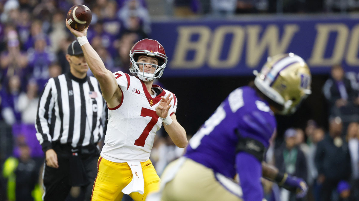 USC Trojans quarterback Miller Moss (7) passes against the Washington Huskies during the first quarter at Alaska Airlines Field at Husky Stadium.