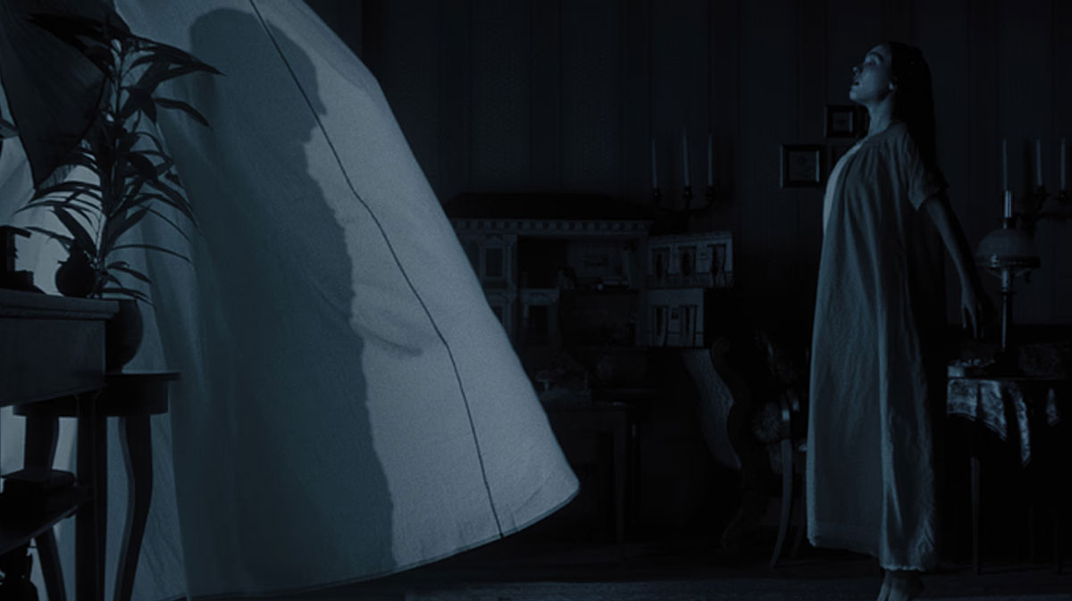 Bill Skarsgåard and Lily-Rose Depp in Nosferatu.