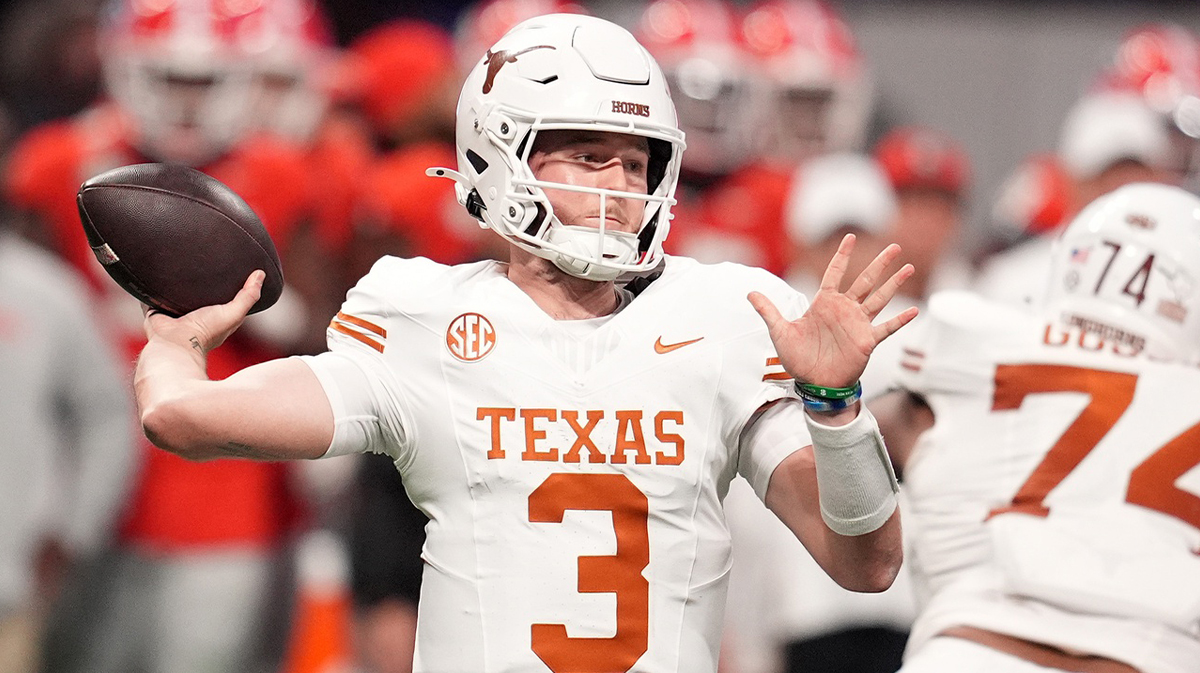 Texas football's Quinn Ewers gets brutally clowned for struggling vs