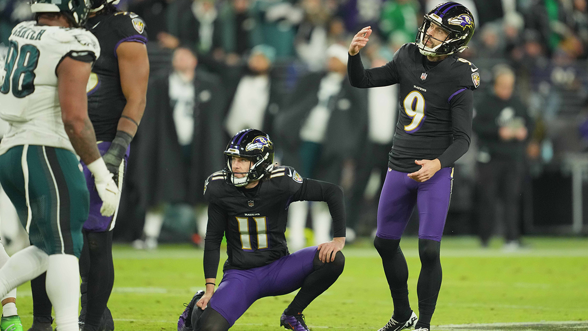 Baltimore Ravens kicker Justin Tucker (9) watches his failed third quarter field goal attempt against the Philadelphia Eagles at M&T Bank Stadium