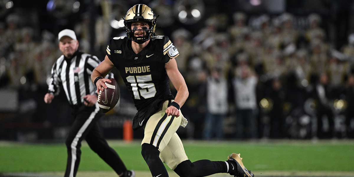 Purdue Boilermakers quarterback Ryan Browne (15) runs the ball during the second half against the Penn State Nittany Lions at Ross-Ade Stadium.