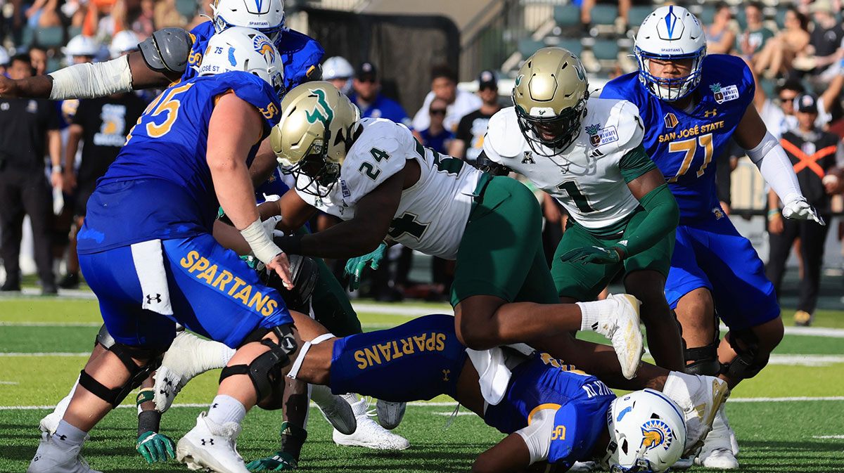 San Jose State Spartans running back Floyd Chalk IV (0) makes a touchdown against the South Florida Bulls during the second quarter at Clarence T.C. Ching Athletics Complex.