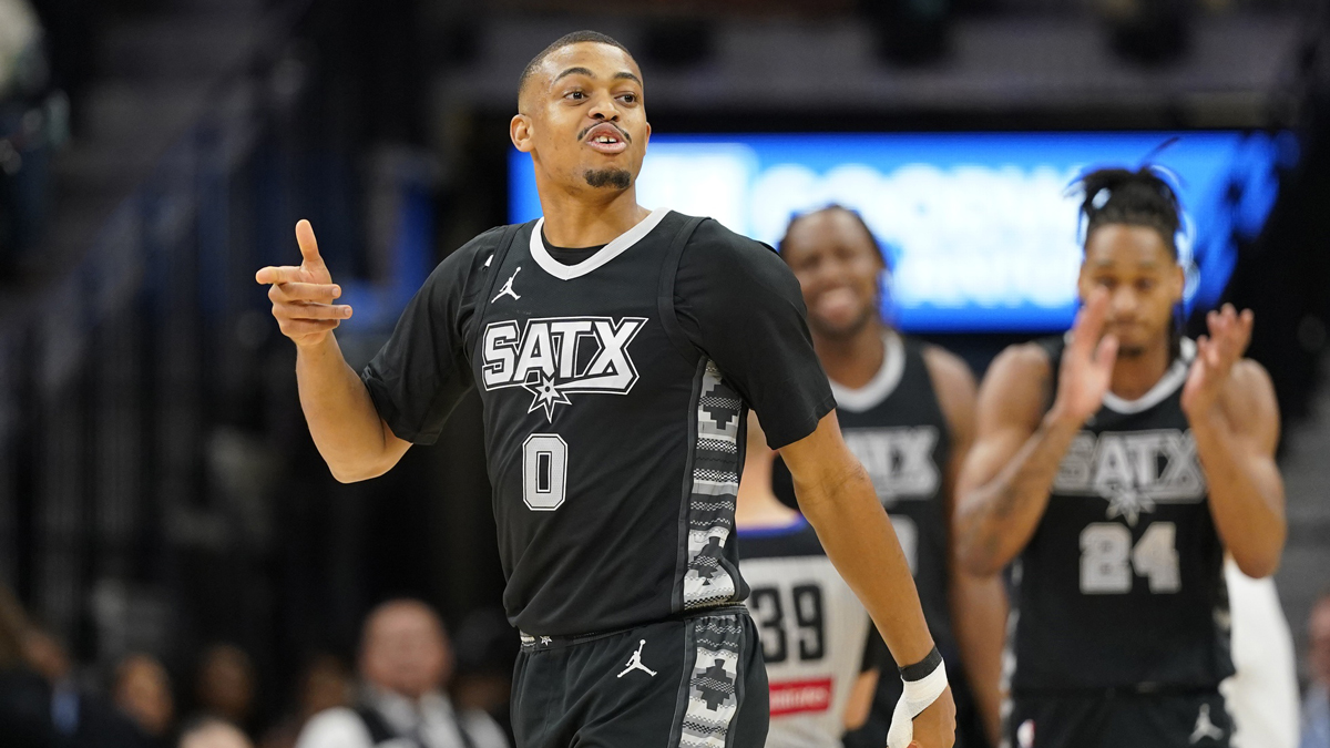 San Antonio Spurs forward Keldon Johnson (0) reacts during the first half against the Chicago Bulls at Frost Bank Center.